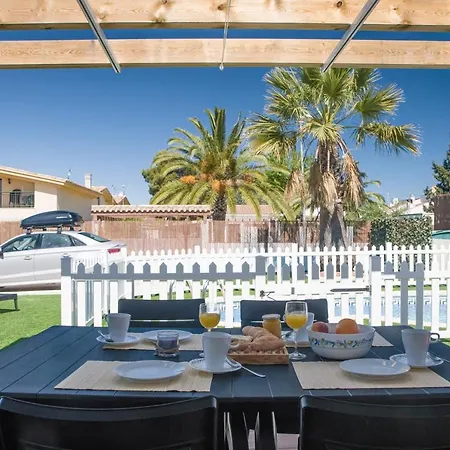 بيت للعطل Julia *